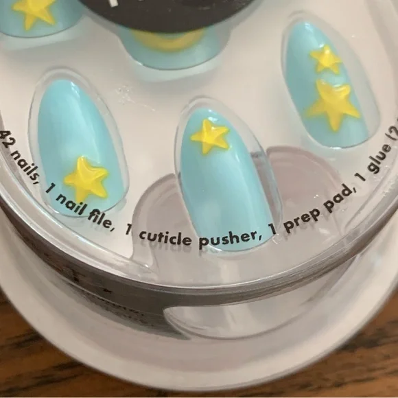 Olive & June Instant Mani Press-On Nails Almond Medium Fun Zone NWT - Picture 2 of 6